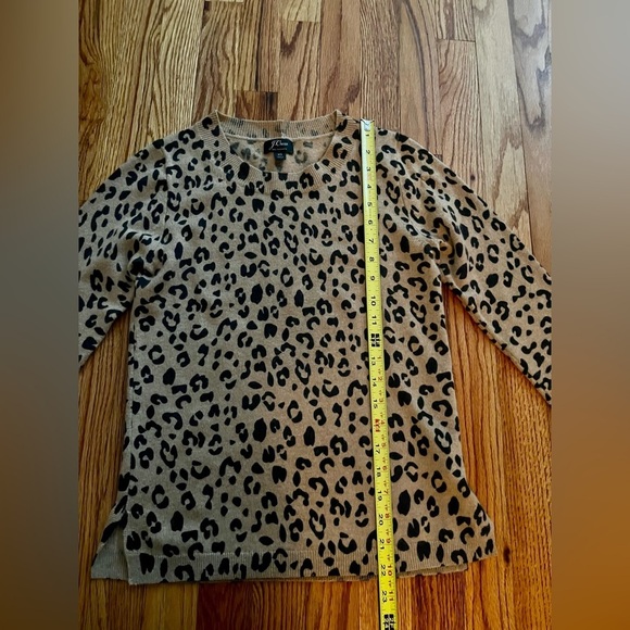 J.Crew 🐆Cashmere Leopard Animal Camel Black Print Crew Neck Lux Sweater XS - Picture 3 of 7